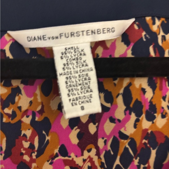 Diane Von Furstenberg women’s silk Multicolor V-Neck Women's blouse top 8 - Picture 3 of 3